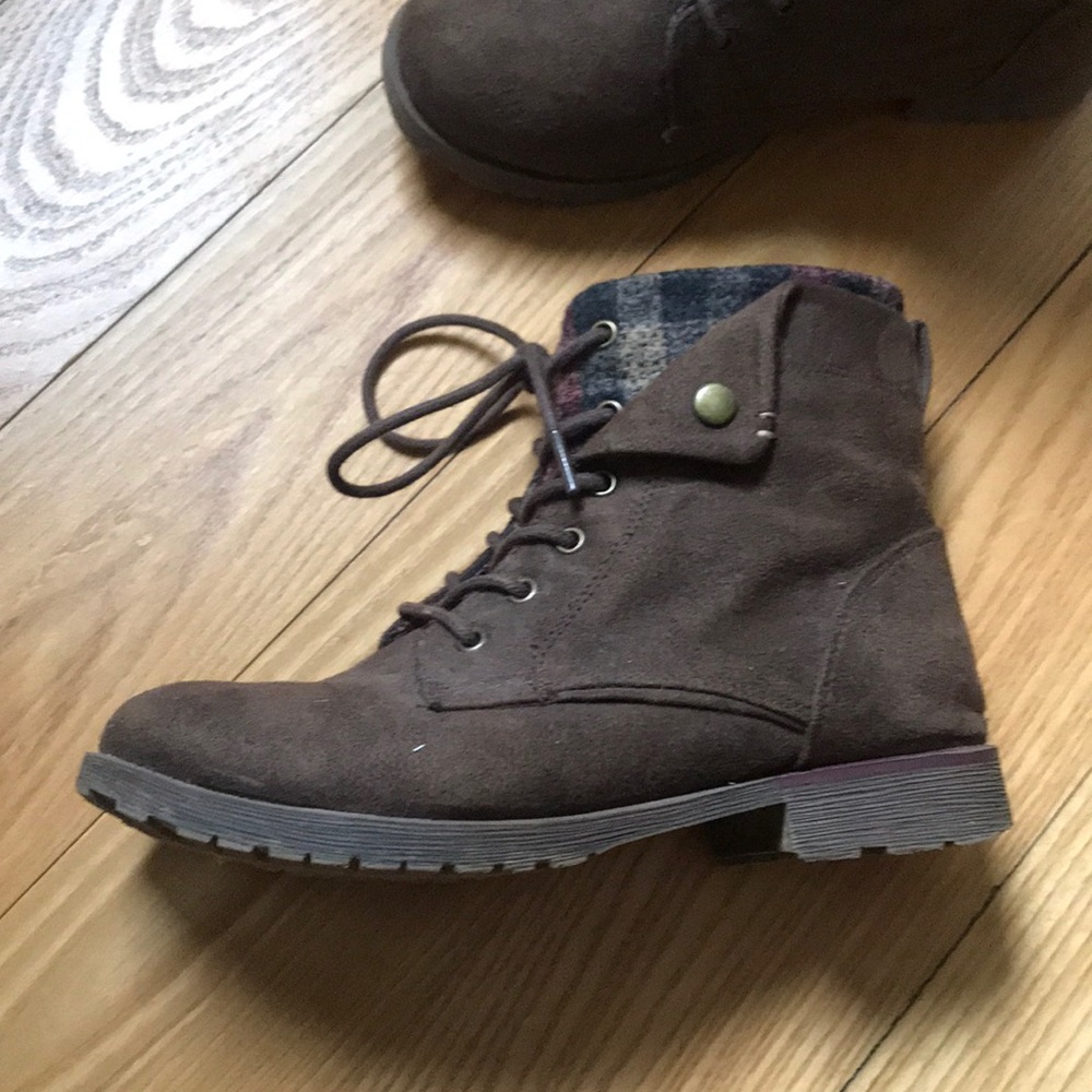 Brown boots!